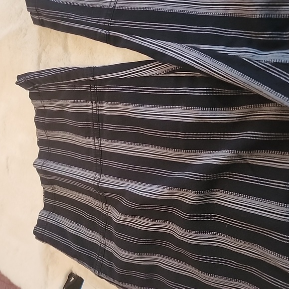 VENEZIA  WOMEN'S CAPRI  - SIZE  20. - Picture 7 of 7